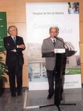 <div class=lightGallery-captions><p>El Ministro de Trabajo y Asuntos Sociales Juan Carlos Aparicio Inaugura el Hospital de Día de Fraternidad-Muprespa </p><p>Fraternidad-Muprespa abrió en 2001 este centro ubicado en la madrileña calle Madre de Dios. Su inauguración contó con la presencia del Ministro Aparicio, que aparece en la imagen junto al Presidente de la Mutua, Carlos Espinosa de los Monteros </p><h4>Material cedido por 275 - FRATERNIDAD - MUPRESPA</h4><span>2001</span></div>